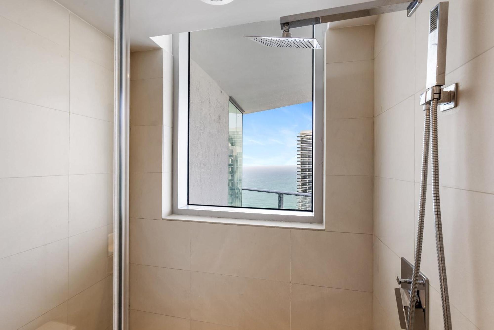 High Floor Corner 2 Bdr At Lyfe Resort Hollywood Exterior photo
